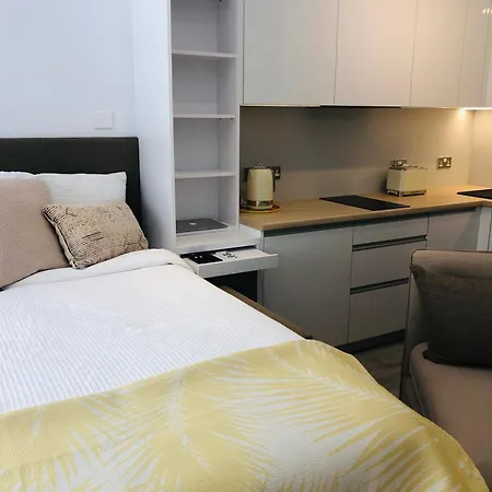 Cp High Floor Luxury Sleeps 3 Gibraltar